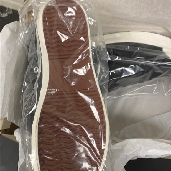 Simple shoes - Picture 2 of 3